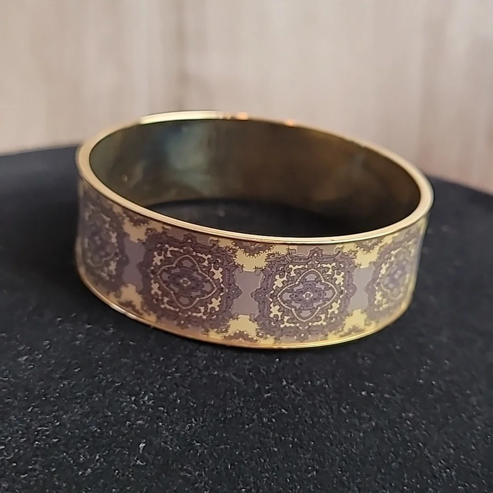 J.Crew Gold Toned Patterned Bangle Bracelet | Enamel Detail Cuff - Picture 3 of 3